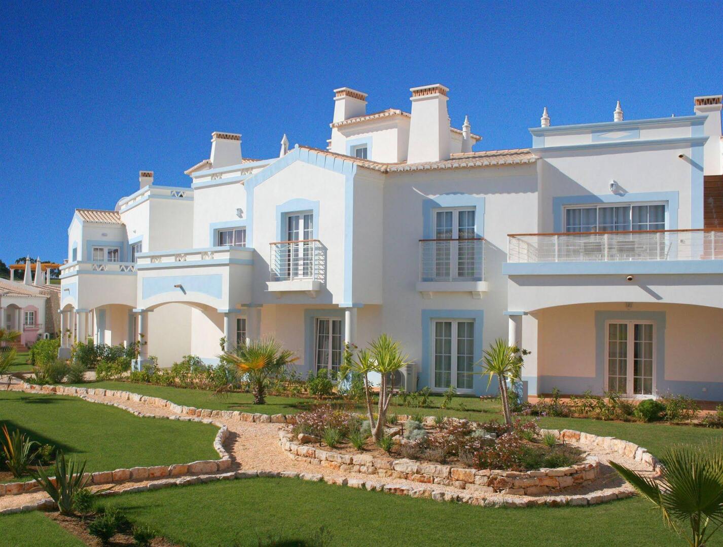 Quinta da Encosta Velha Golf & Leisure Village