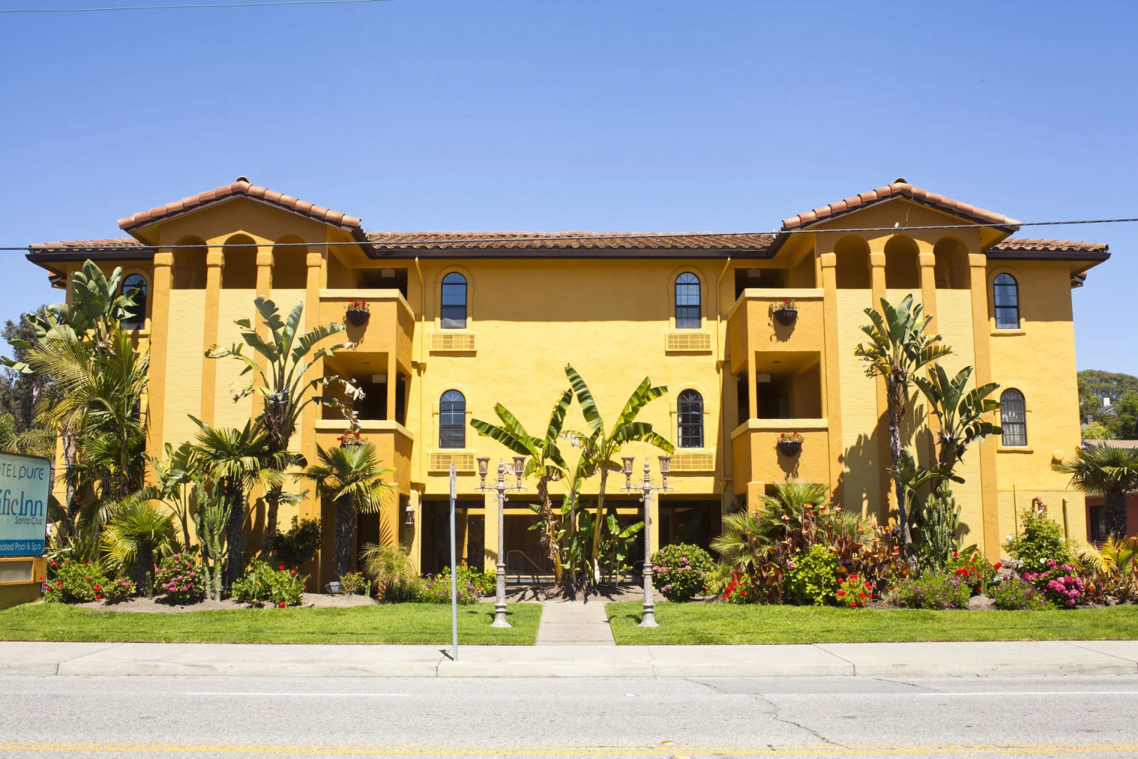 The Aqua Pacific Hotel