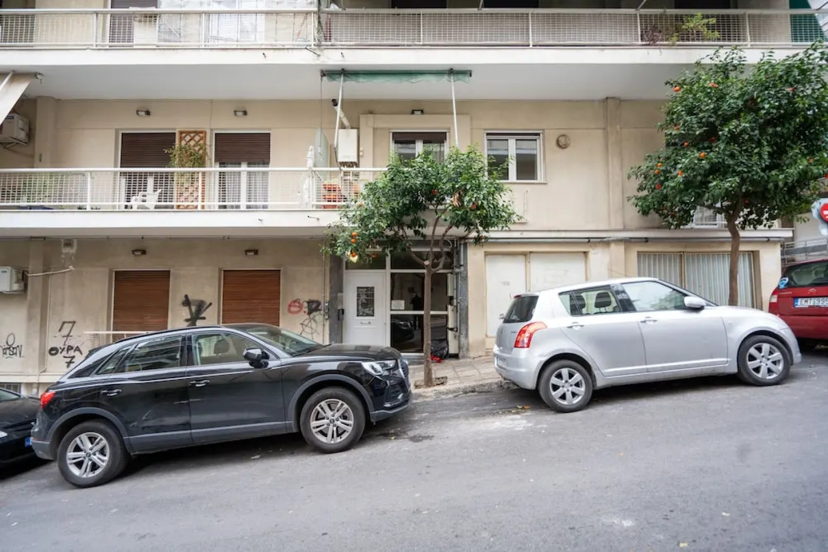 Elegant And Fresh Apt In Hip Pagrati