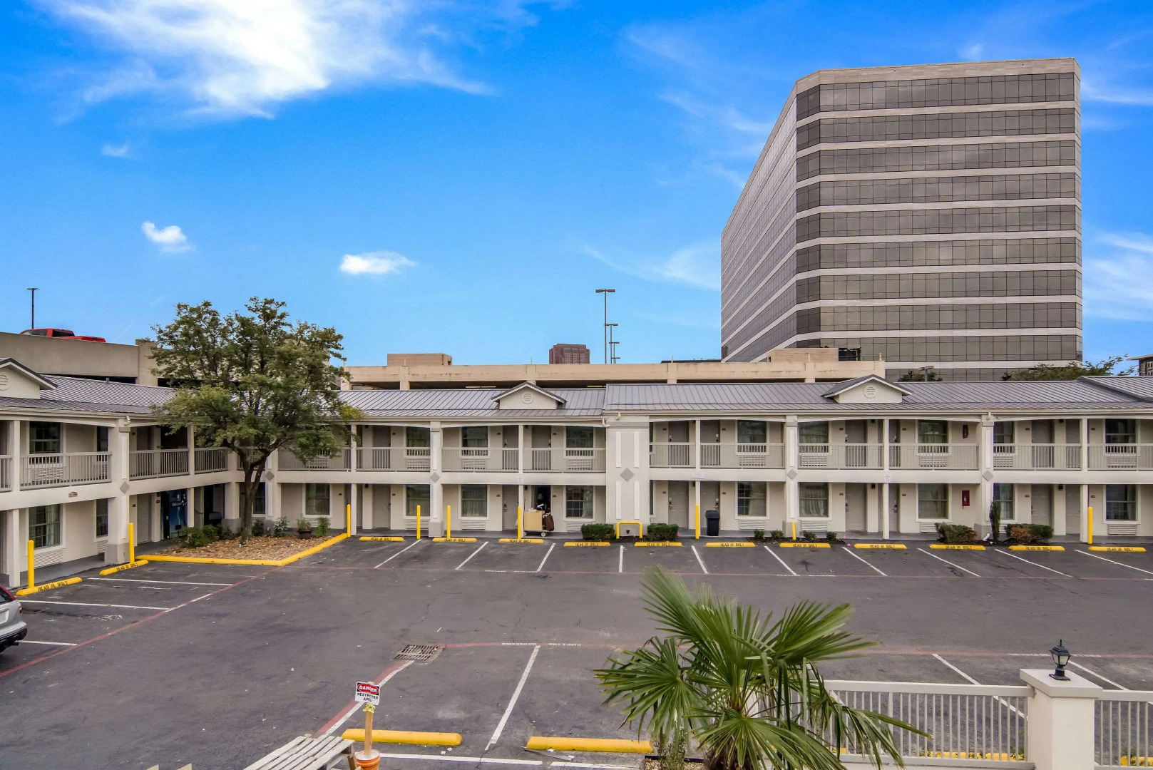 Quality Inn & Suites Dallas - Cityplace