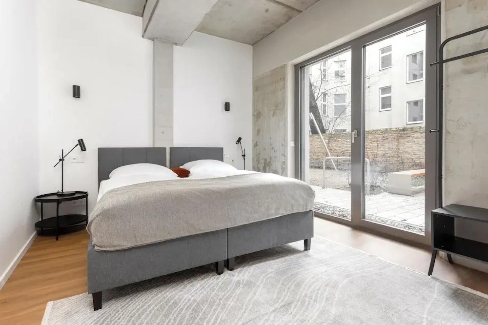 Global Living I The Graf