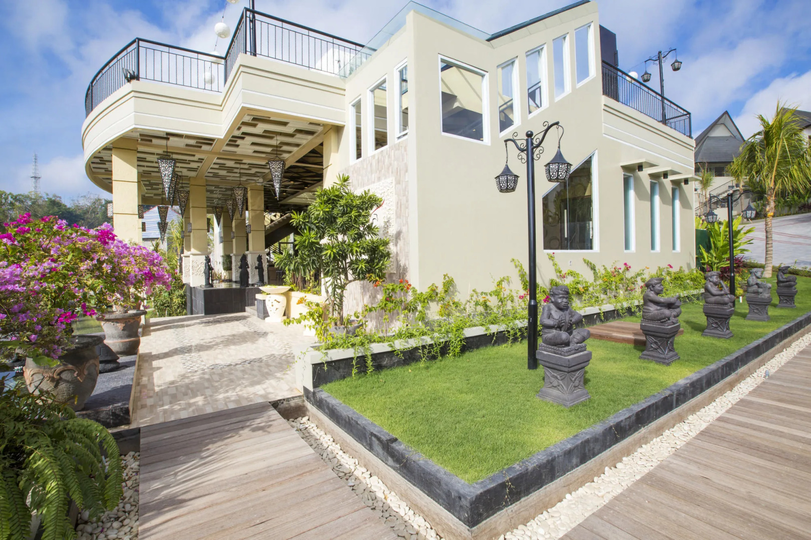 Flamingo Dewata Suite