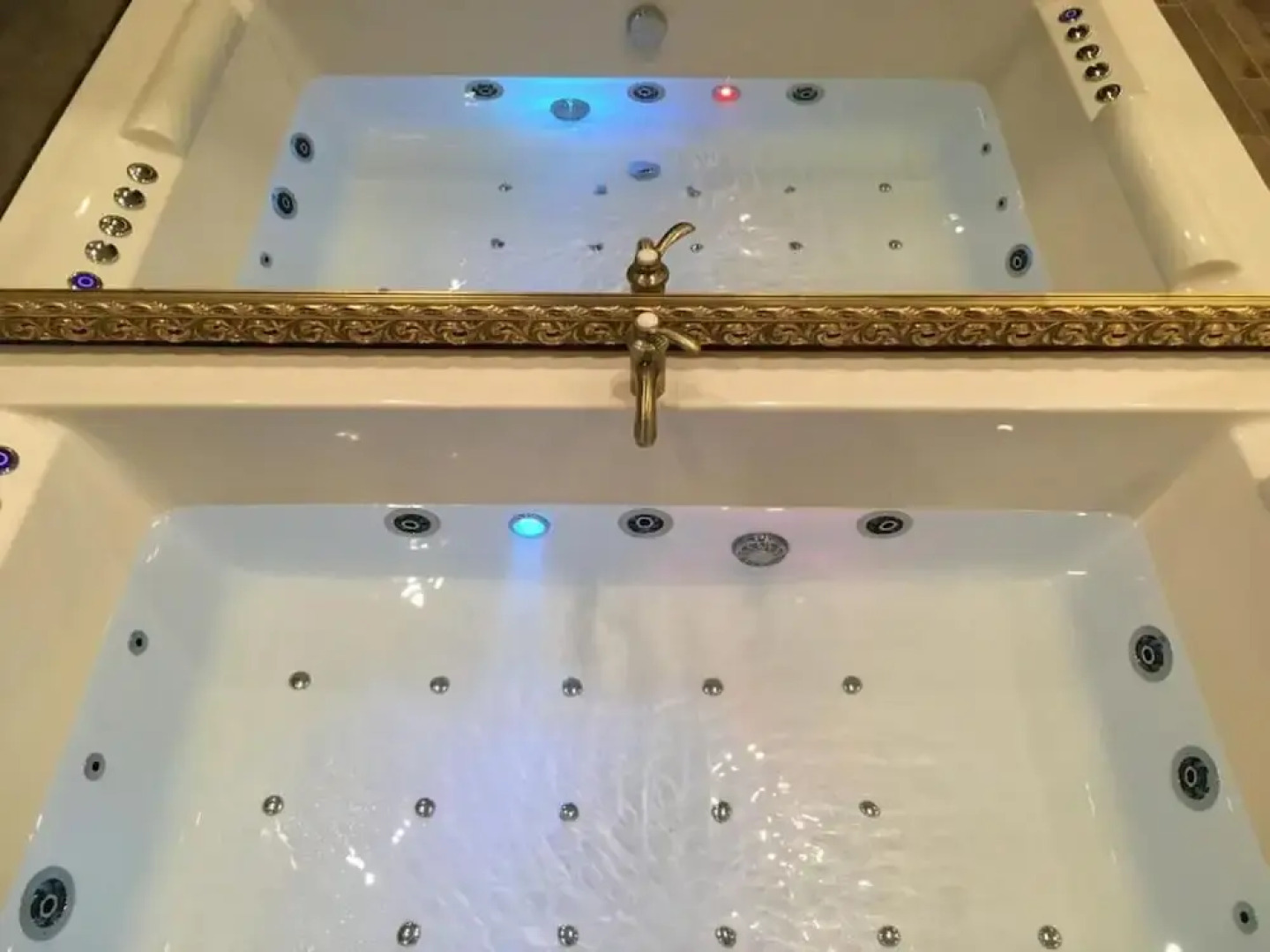 Central Business Suites with Hot Jacuzzi