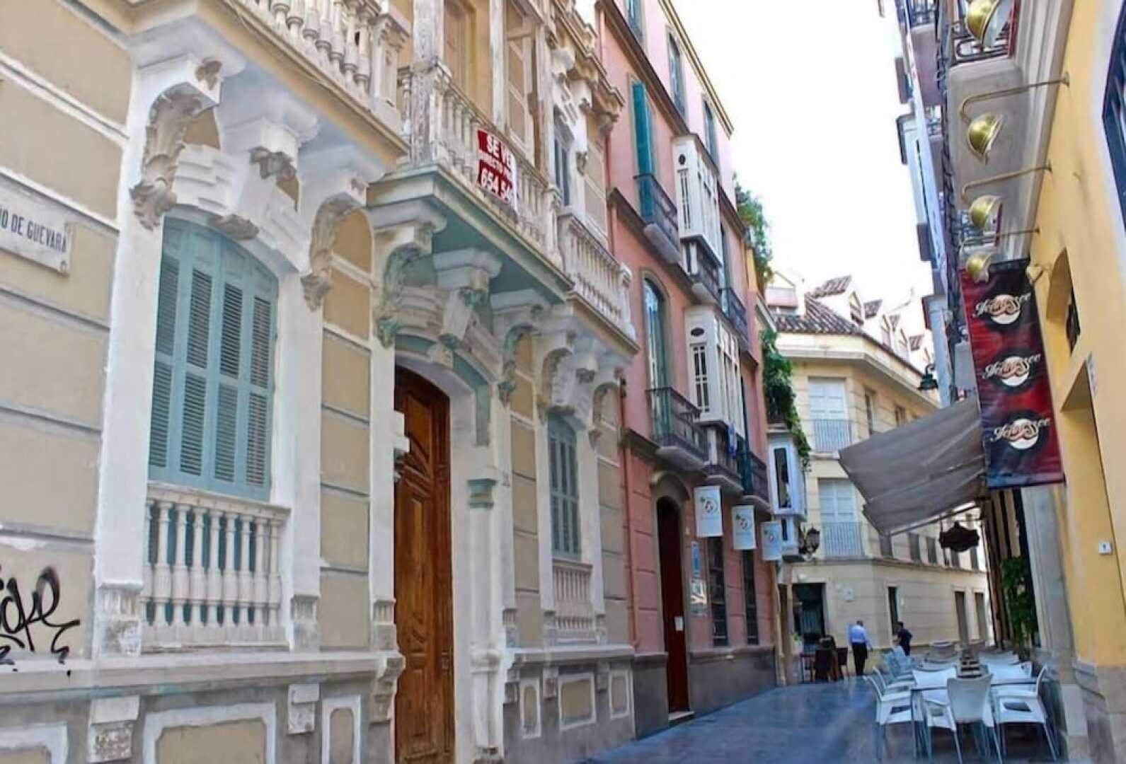 Cozy Flat Niño de Guevara