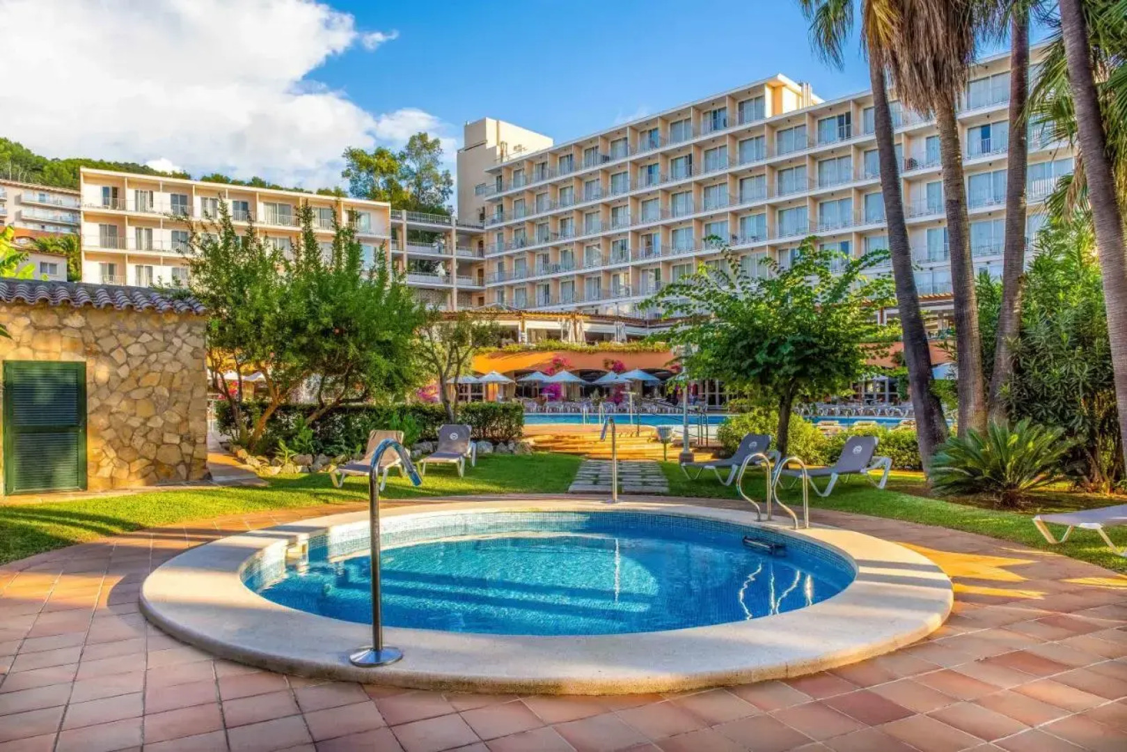 Valentin Grand Park Suite Hotel