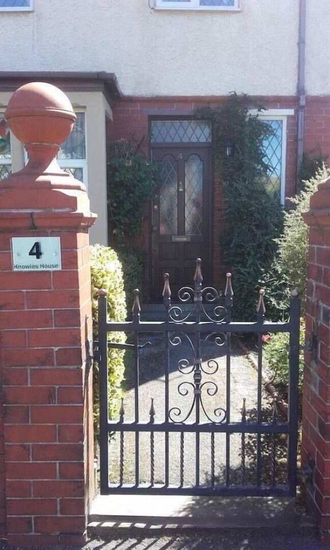 EsJays at Knowles House