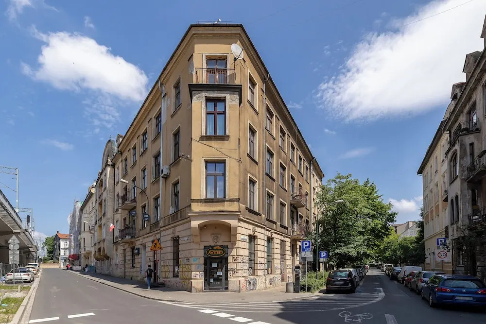 Apartment Near Old Town by Renters