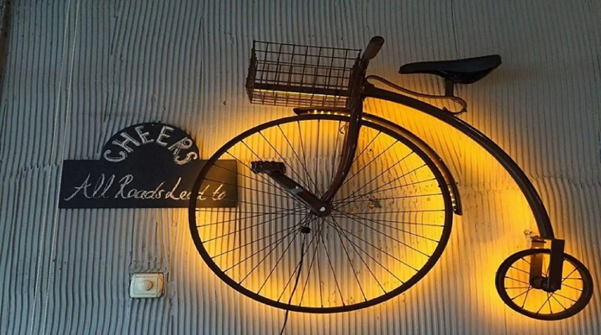 Cheers Midtown Hostel