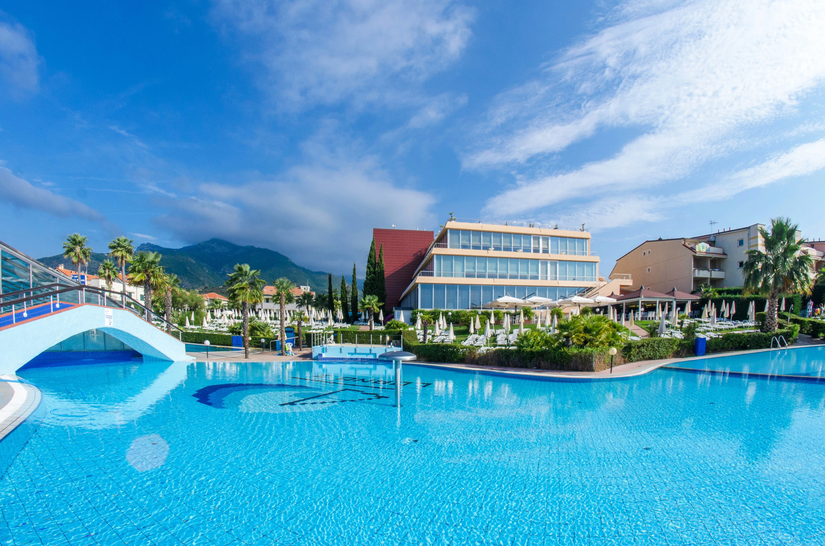 Отель Loano 2 Village