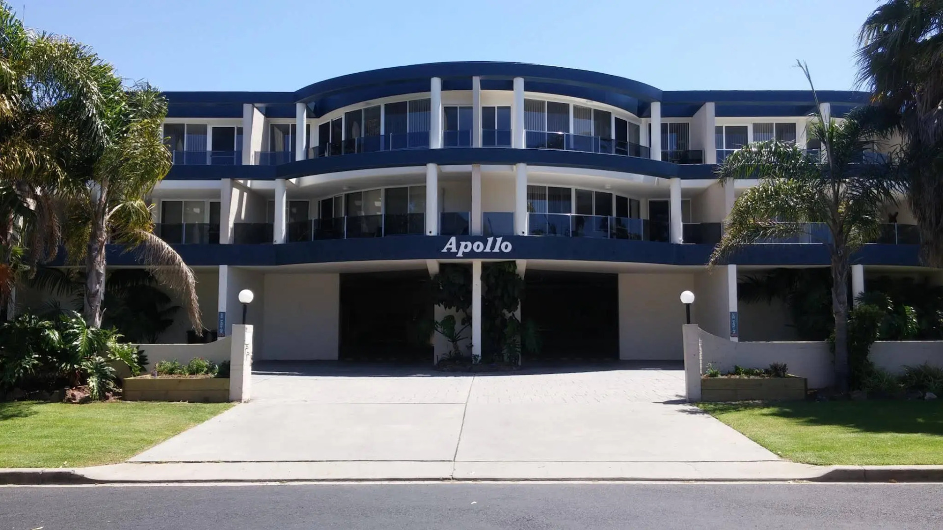 Apollo Apartments