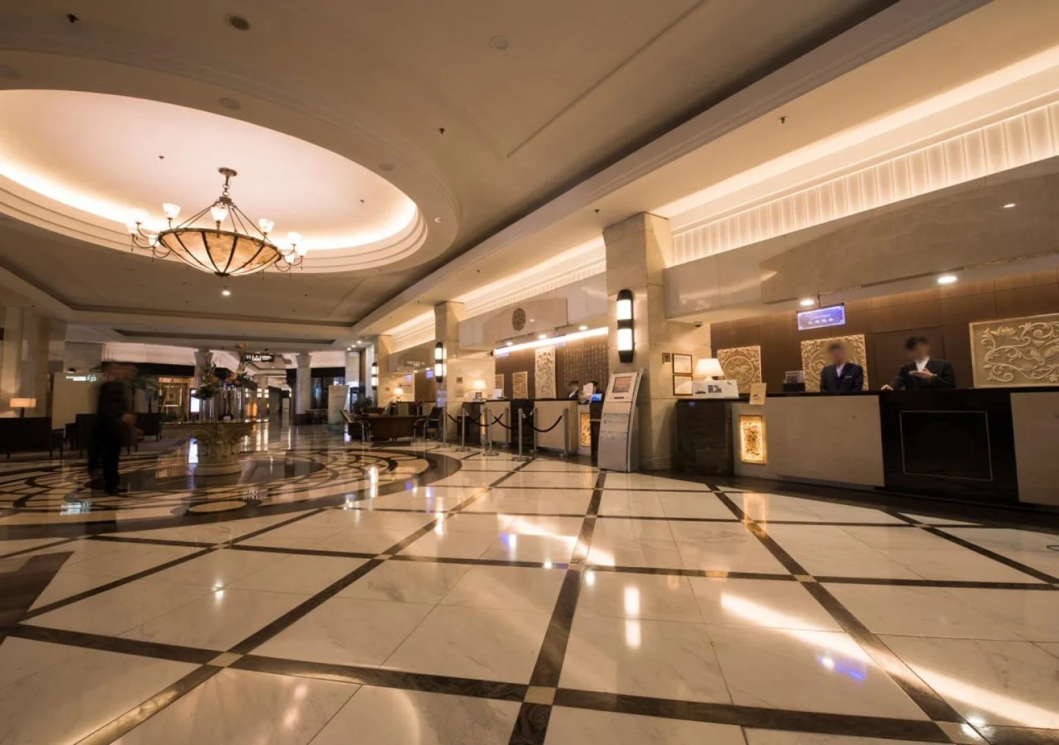 Regal Shanghai East Asia Hotel