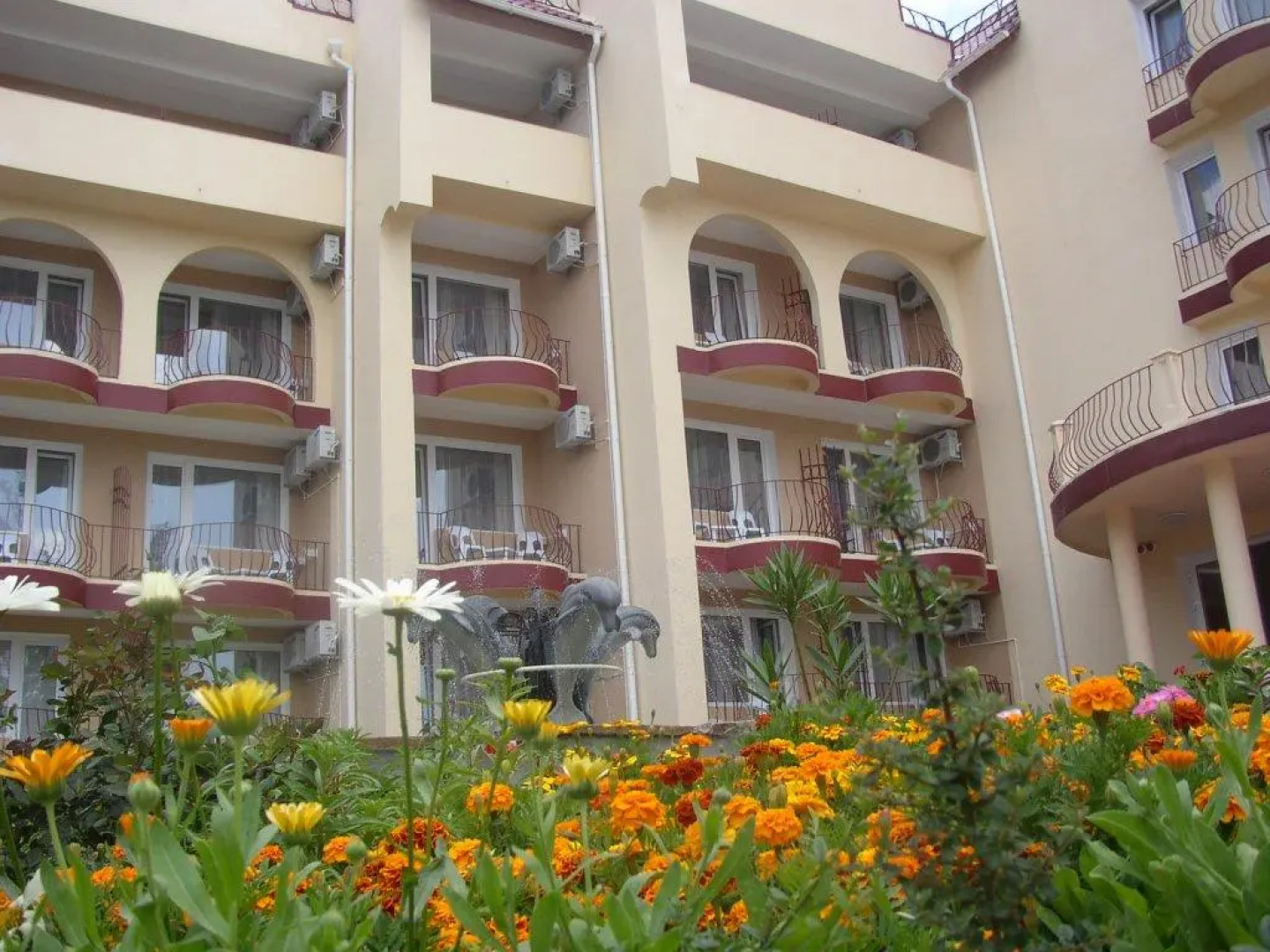 Отель Крымский