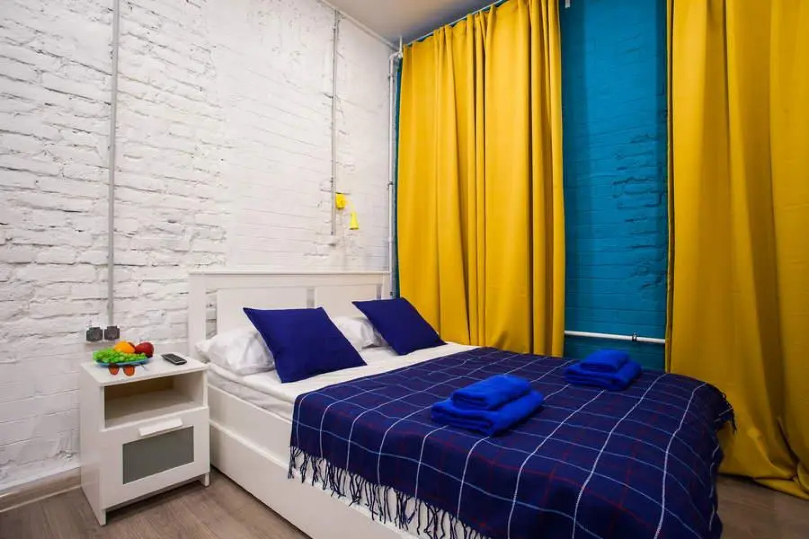 Guests Love on Rubinsteina