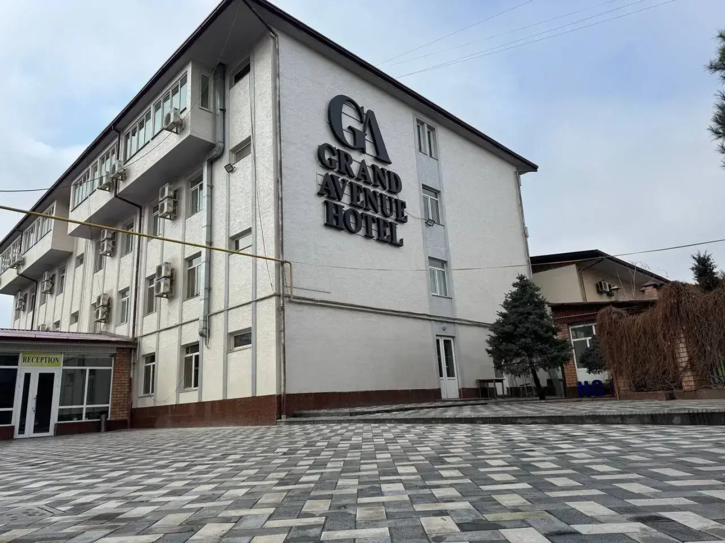 Отель Grand Avenue