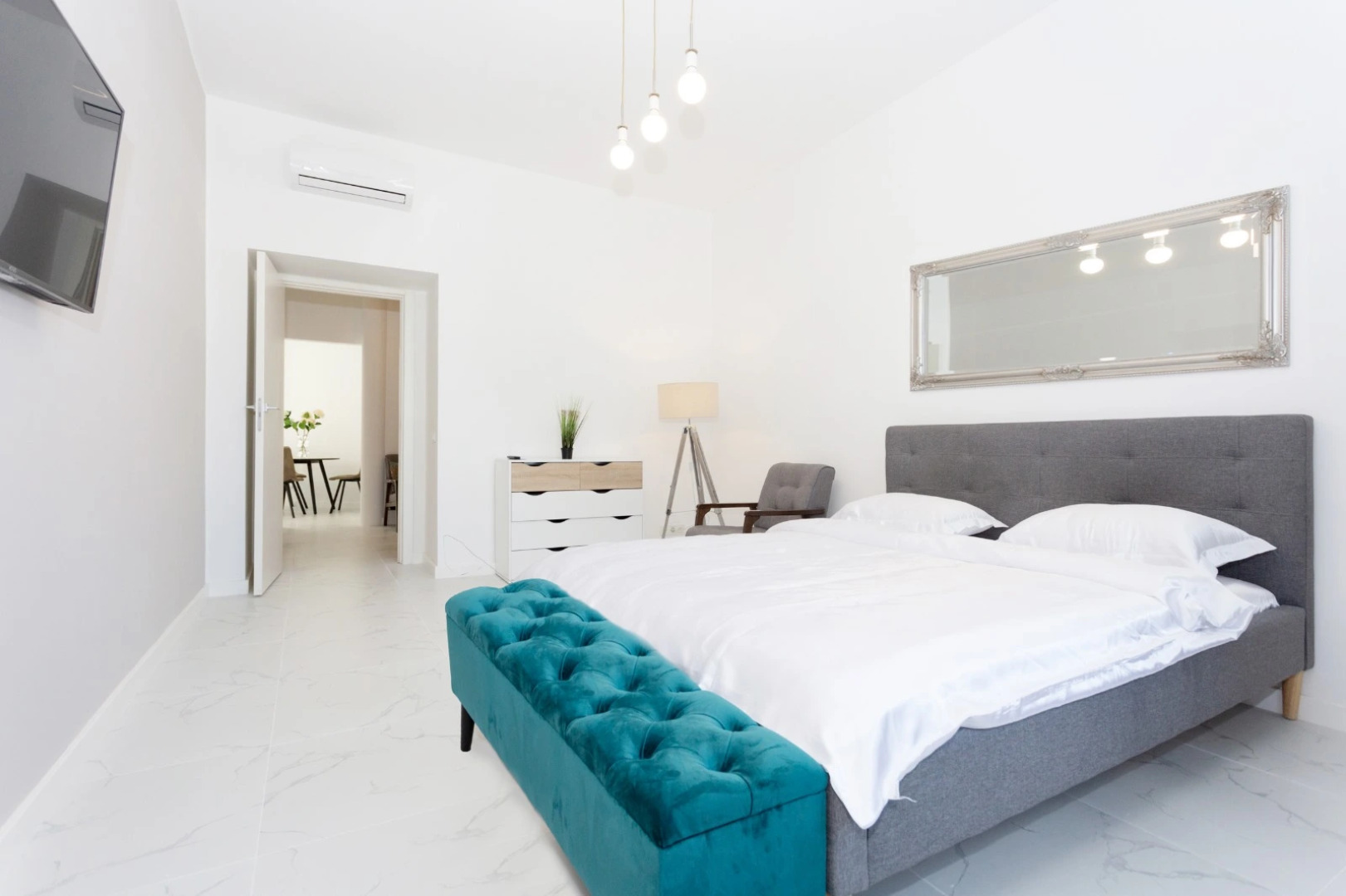 Апартаменты Стильные апартаменты с двумя спальнями в центре