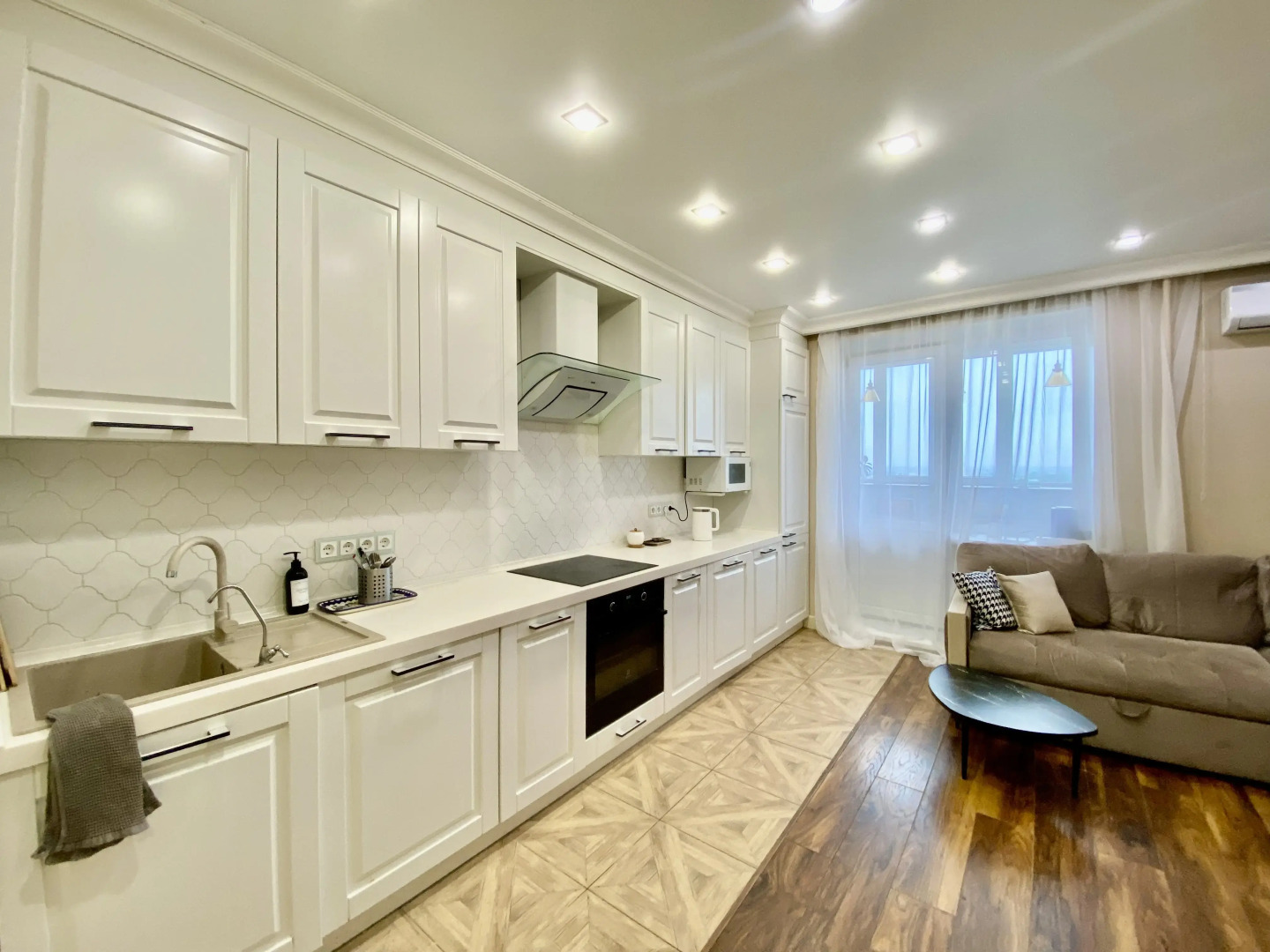 Апартаменты Панорама на Старый Город с 11 Этажа