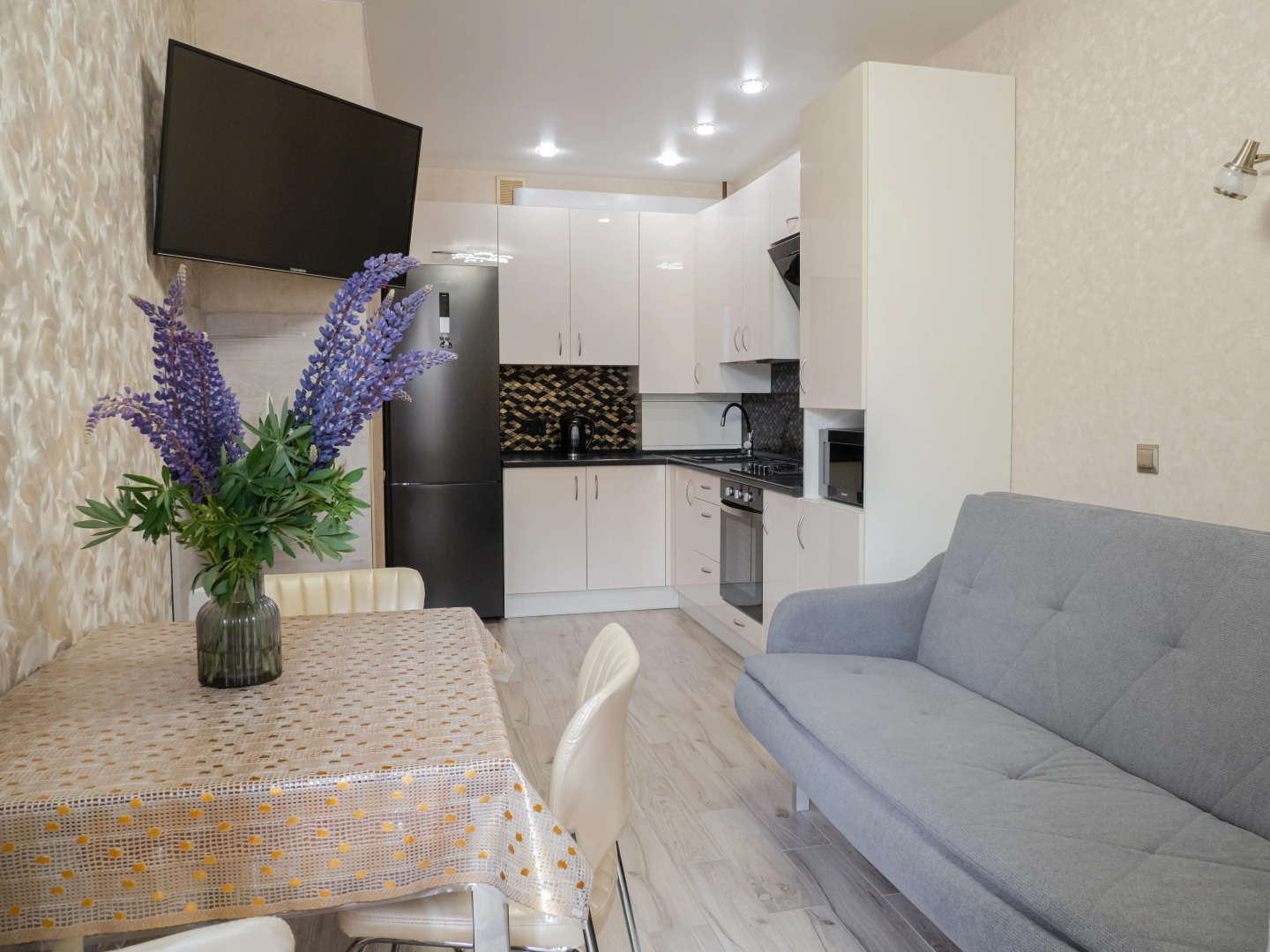 Апартаменты на Лазаревская 11