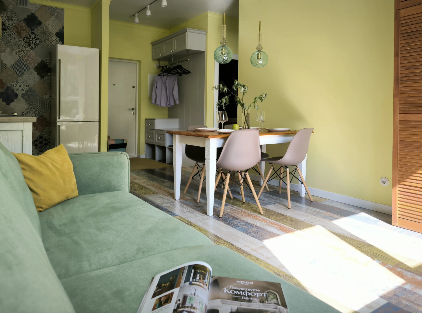 Квартира Комфортная с Просторной Гостиной, Спальней, Детской, Кабинетом и Двумя Санузлами