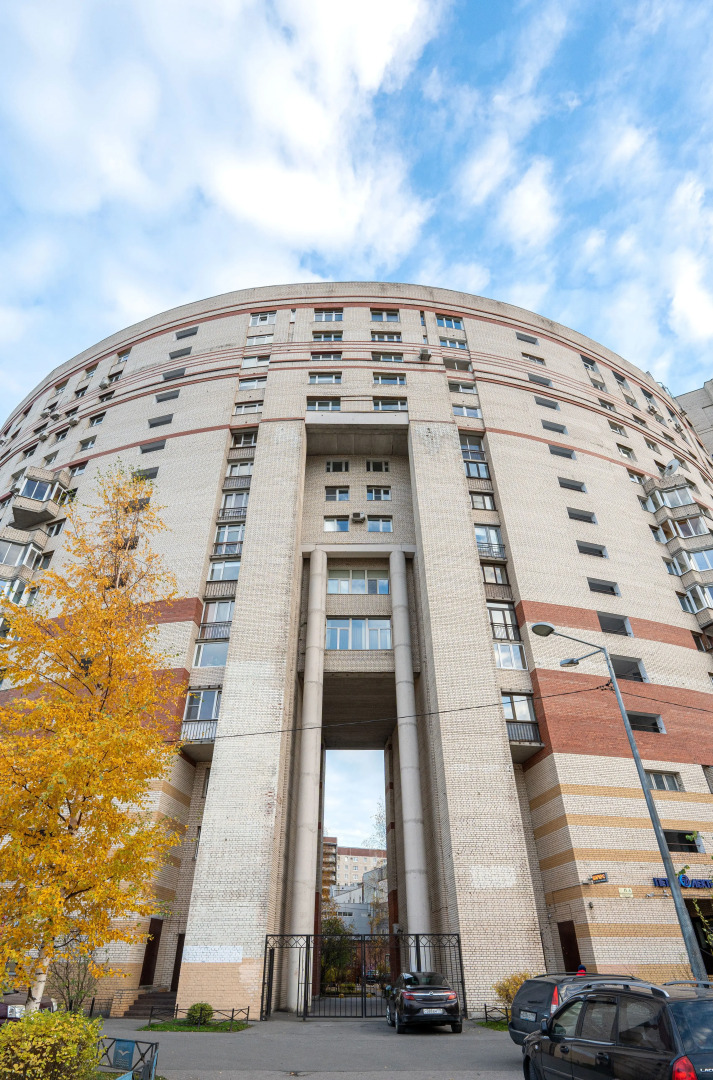 Апартаменты на Комендантском проспекте 11