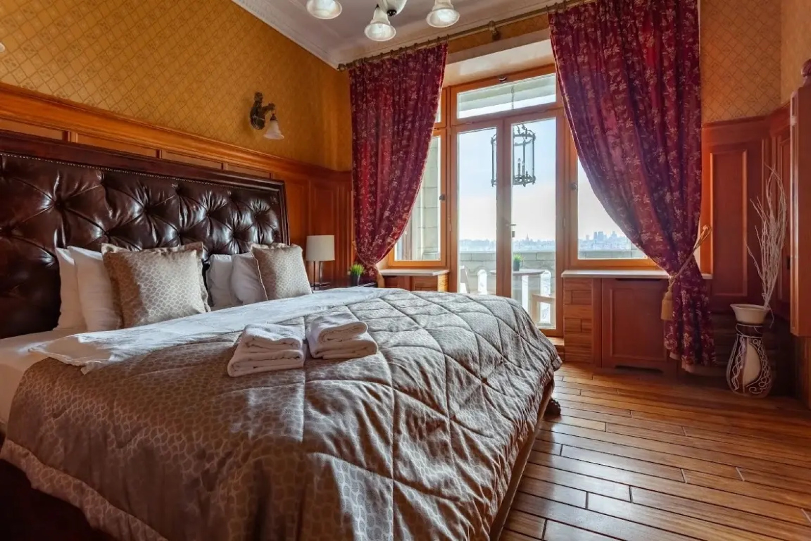 Апартаменты  Роскошные с Балконом и Видом на Кремль