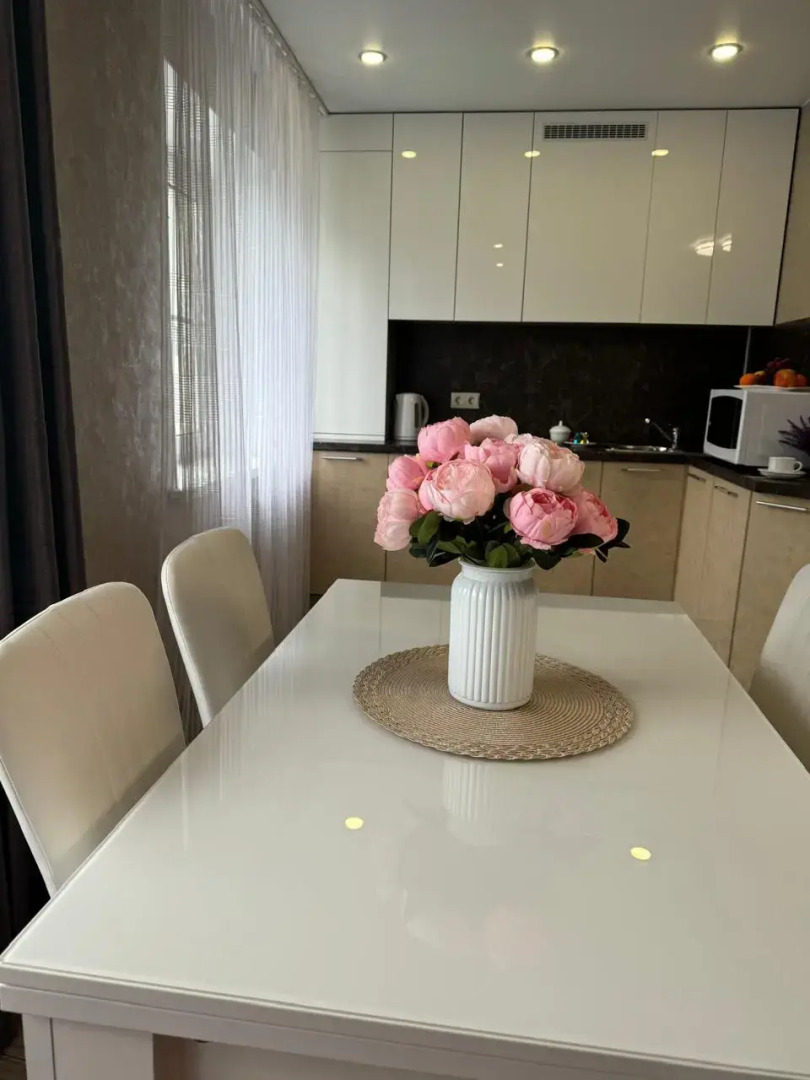 Квартира на Десятинной