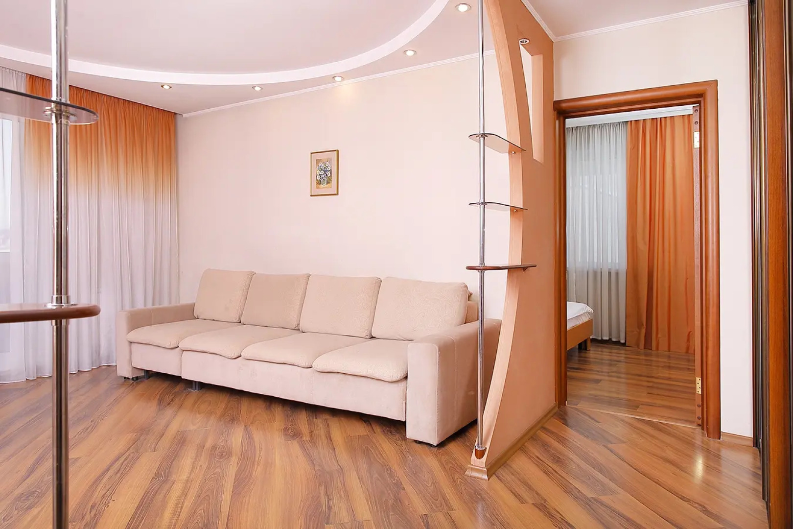 Квартира Двухкомнатная в тихом зеленом дворике