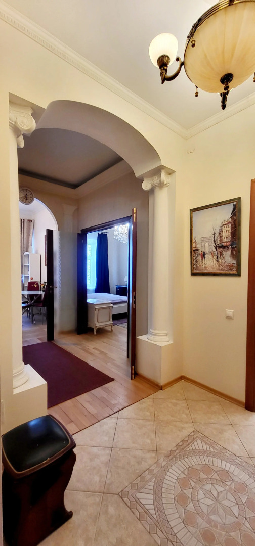 Квартира историческая однушка на Невском проспекте