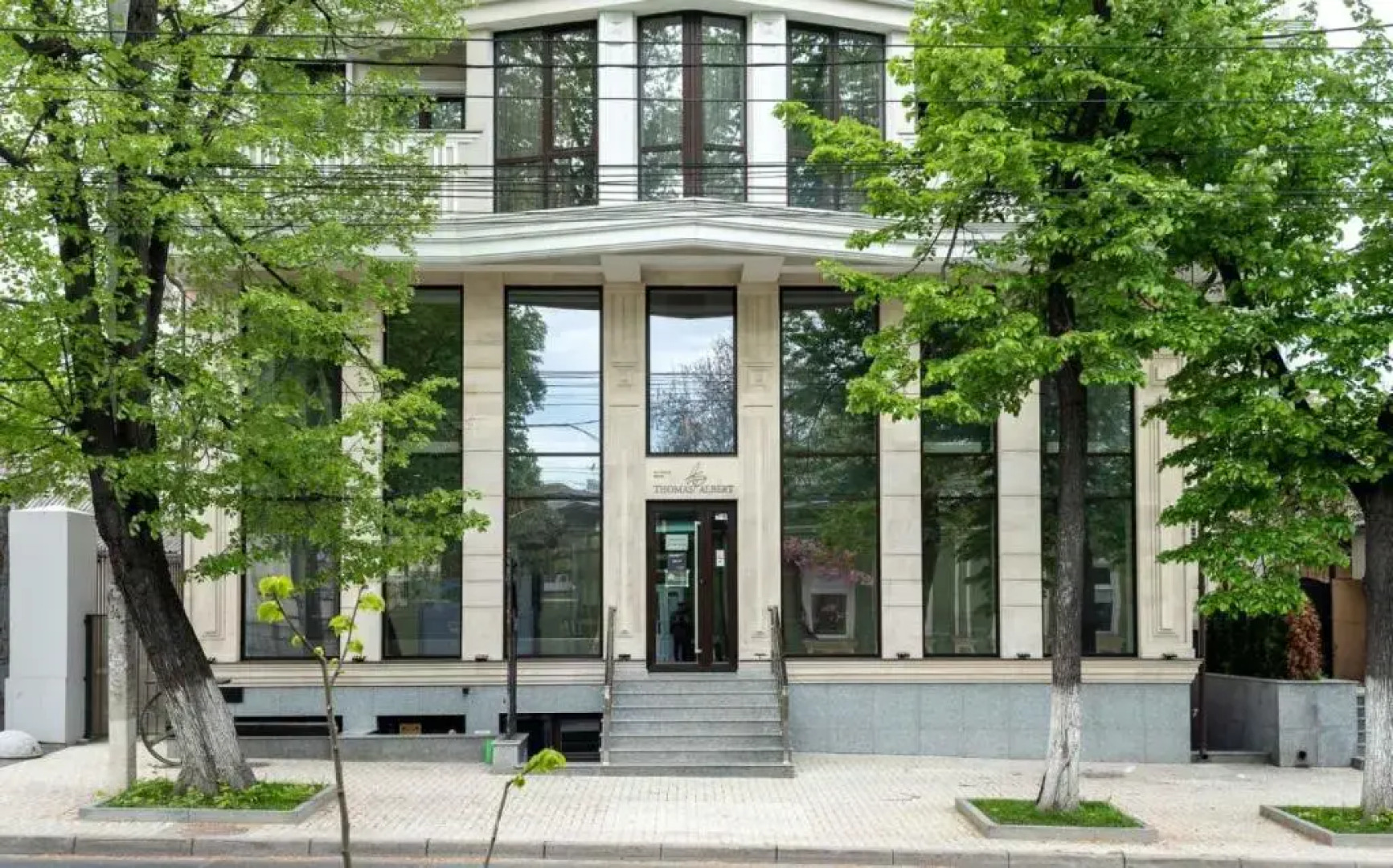 Отель Thomas Albert