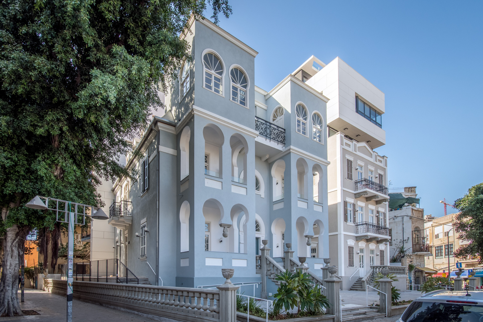 High End & Design with Baconly by FeelHome