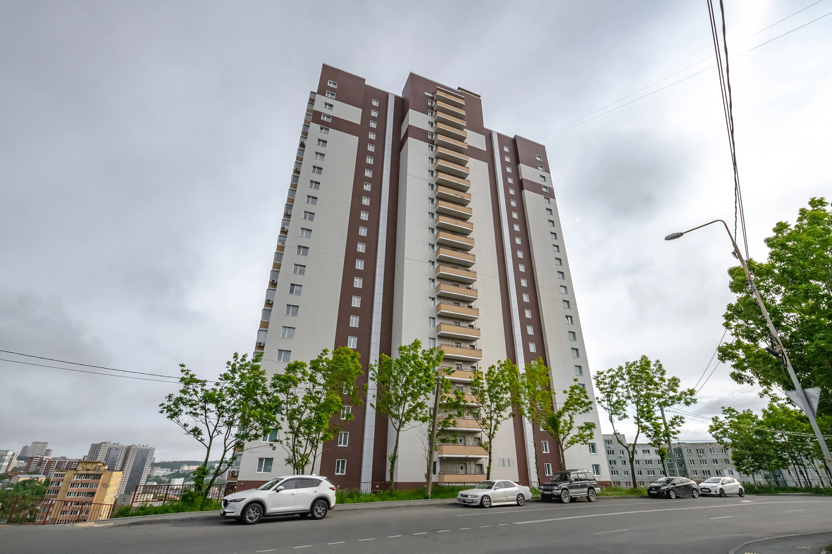 Апартаменты TopHouse на Каплунова 10 трёхкомнатные