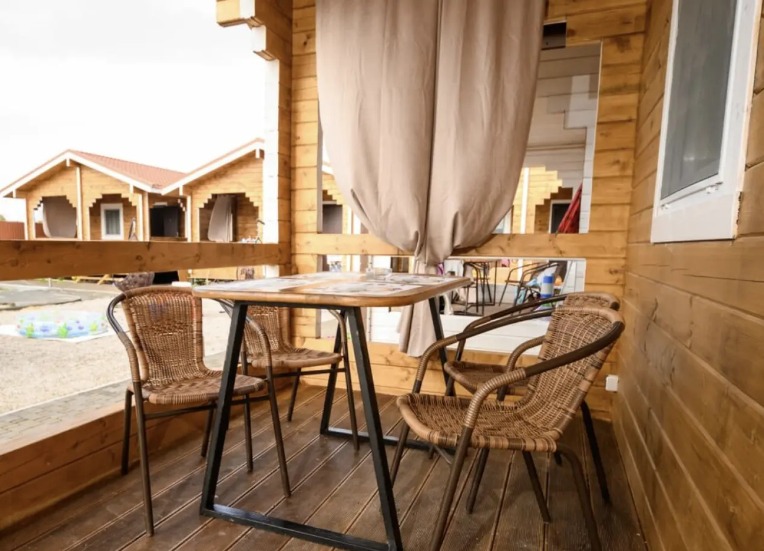 Белый песок