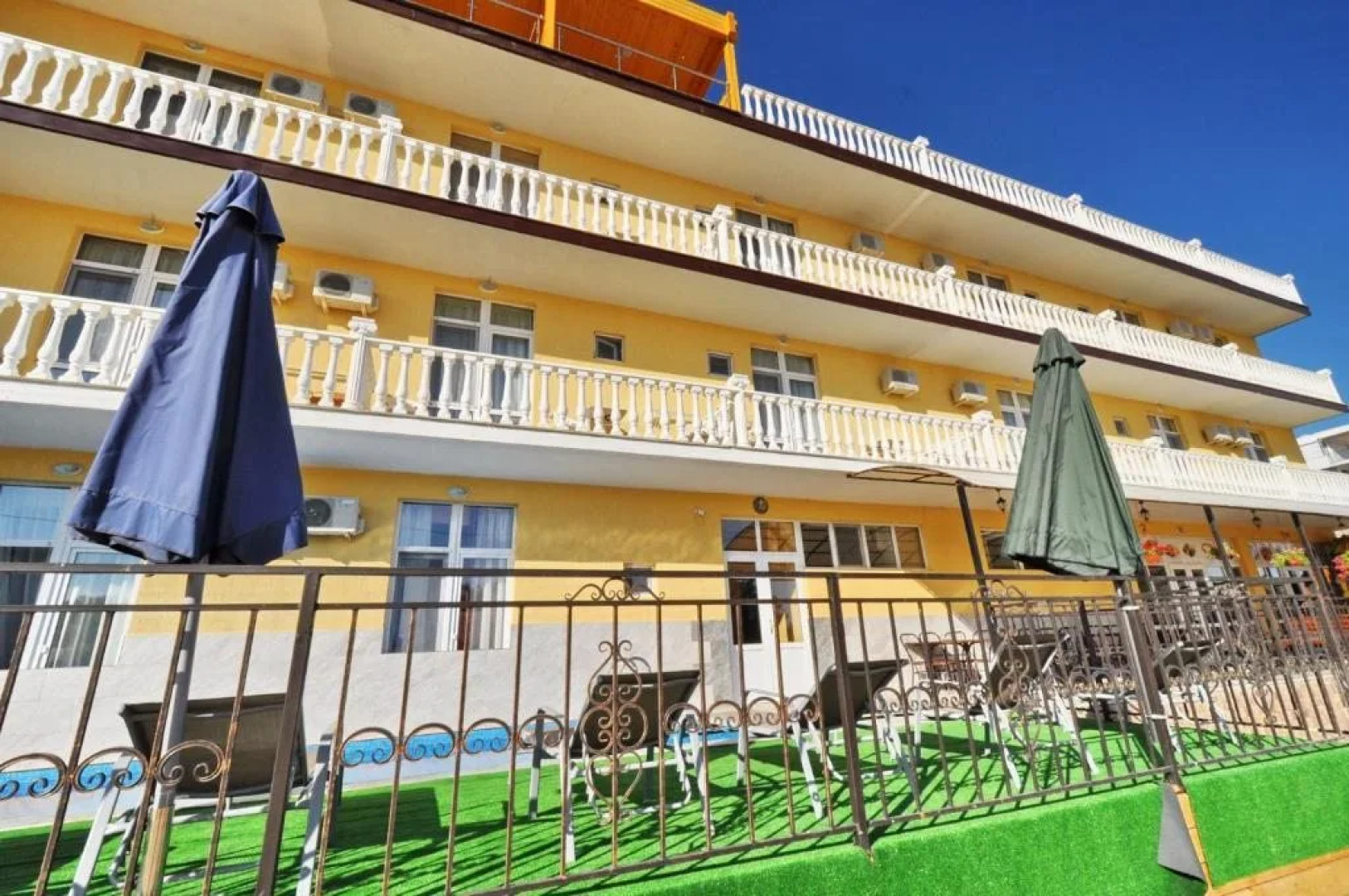 Отель Кронос