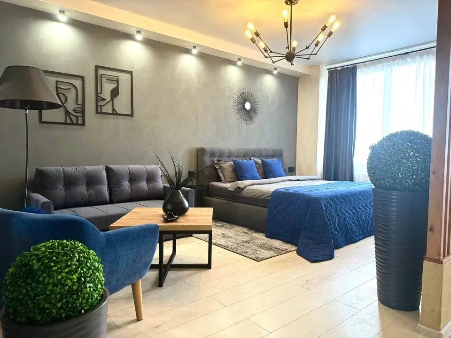 Квартира класса комфоpт плюс с красивым видом из окна в историческом центре города Амалиенау