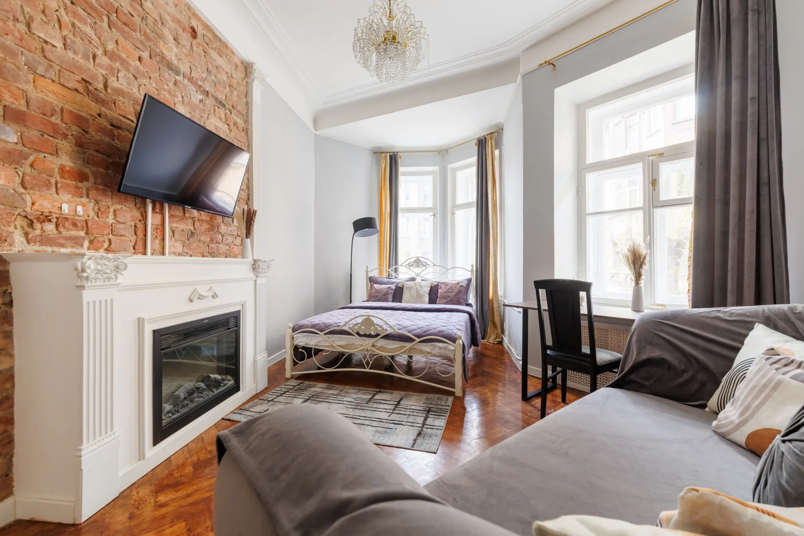 Апартаменты Лофт у Площади Восстания 2 спальни