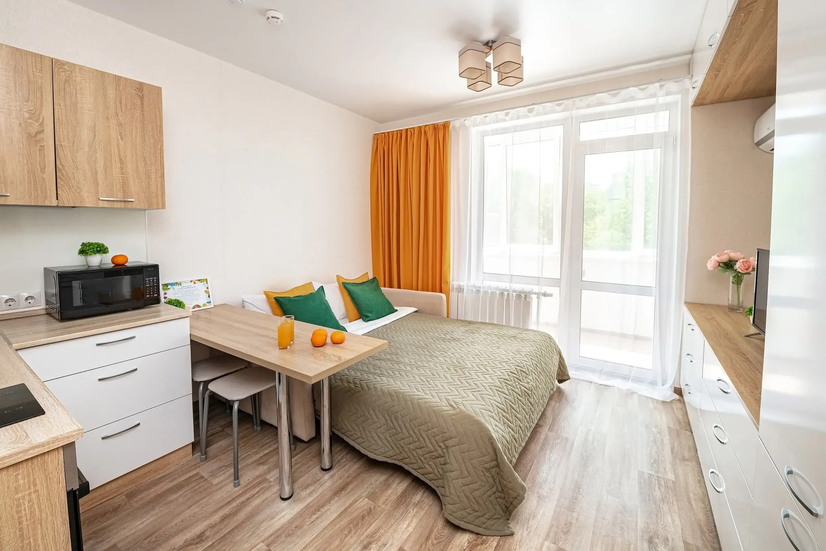 Апартаменты TopHouse на Можжевеловой 18, 1 этаж