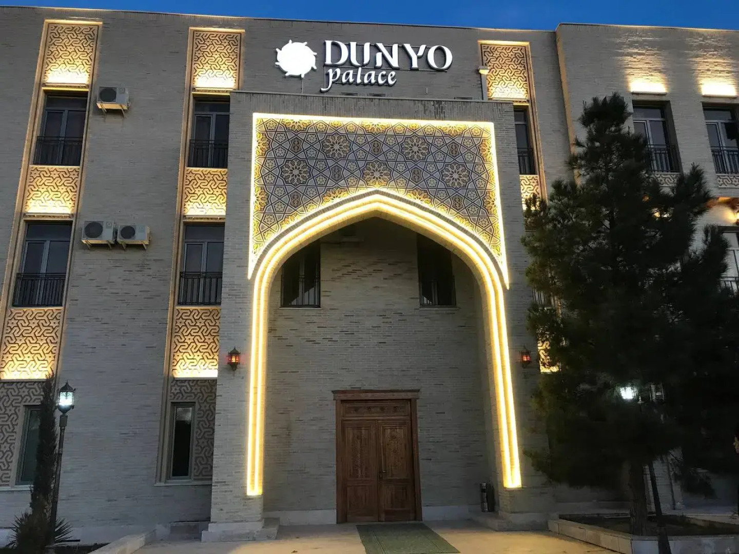 Отель Dunyo Palace