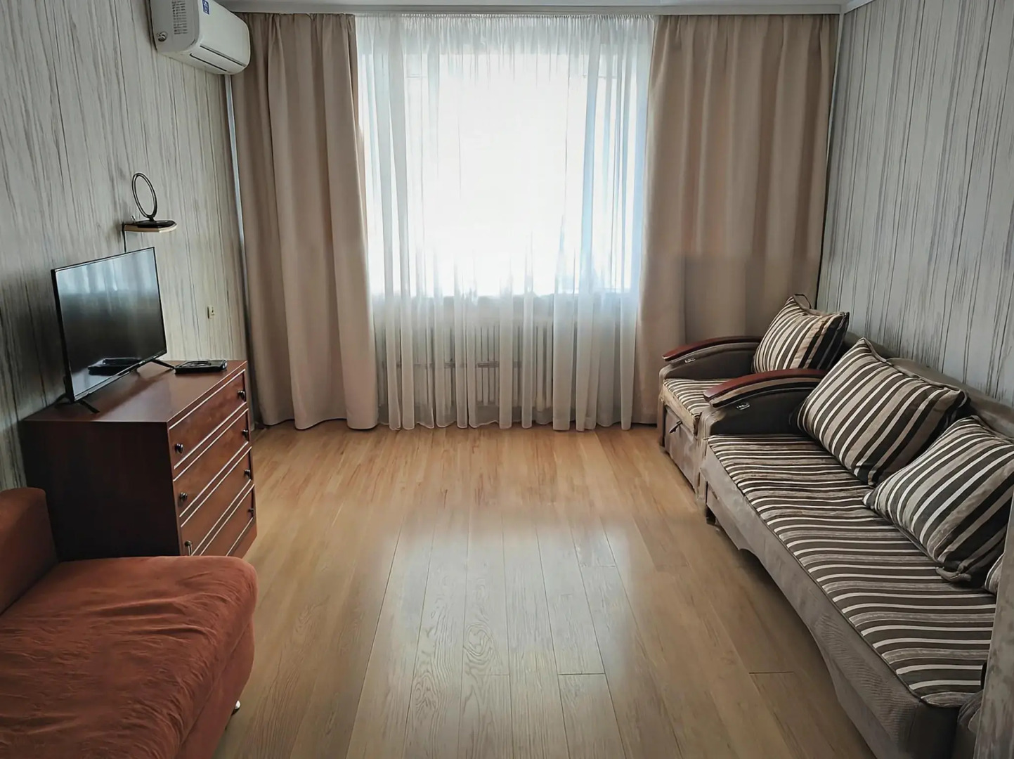 Квартира на Амирхана 85А