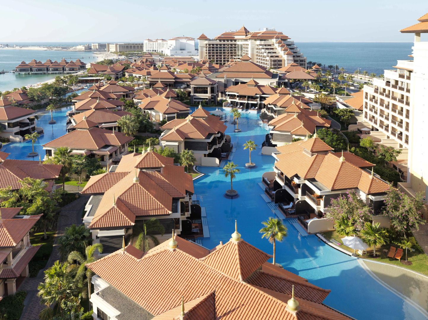 Курортный отель Anantara The Palm Dubai Resort