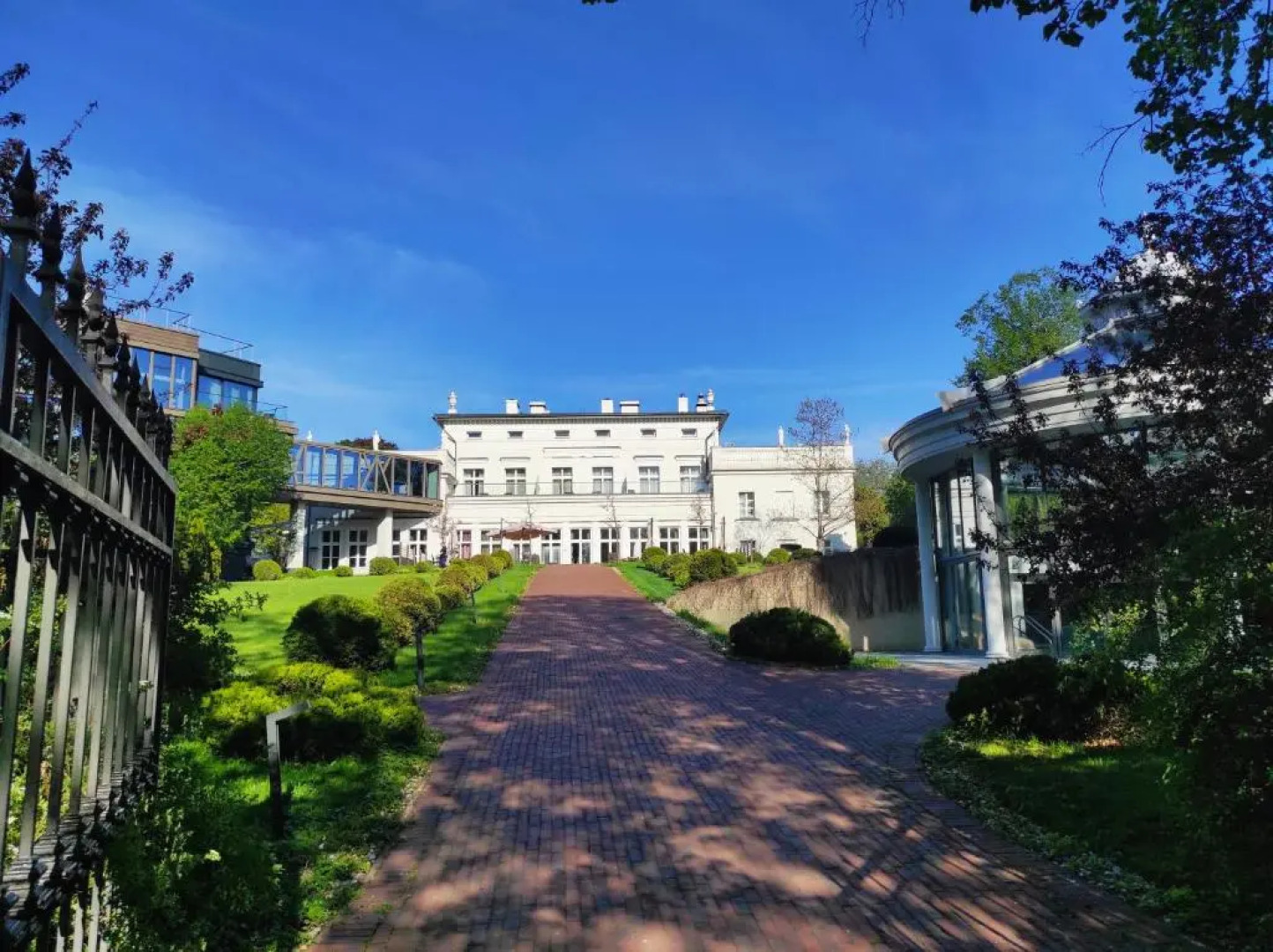 Апартаменты Домик в деревне