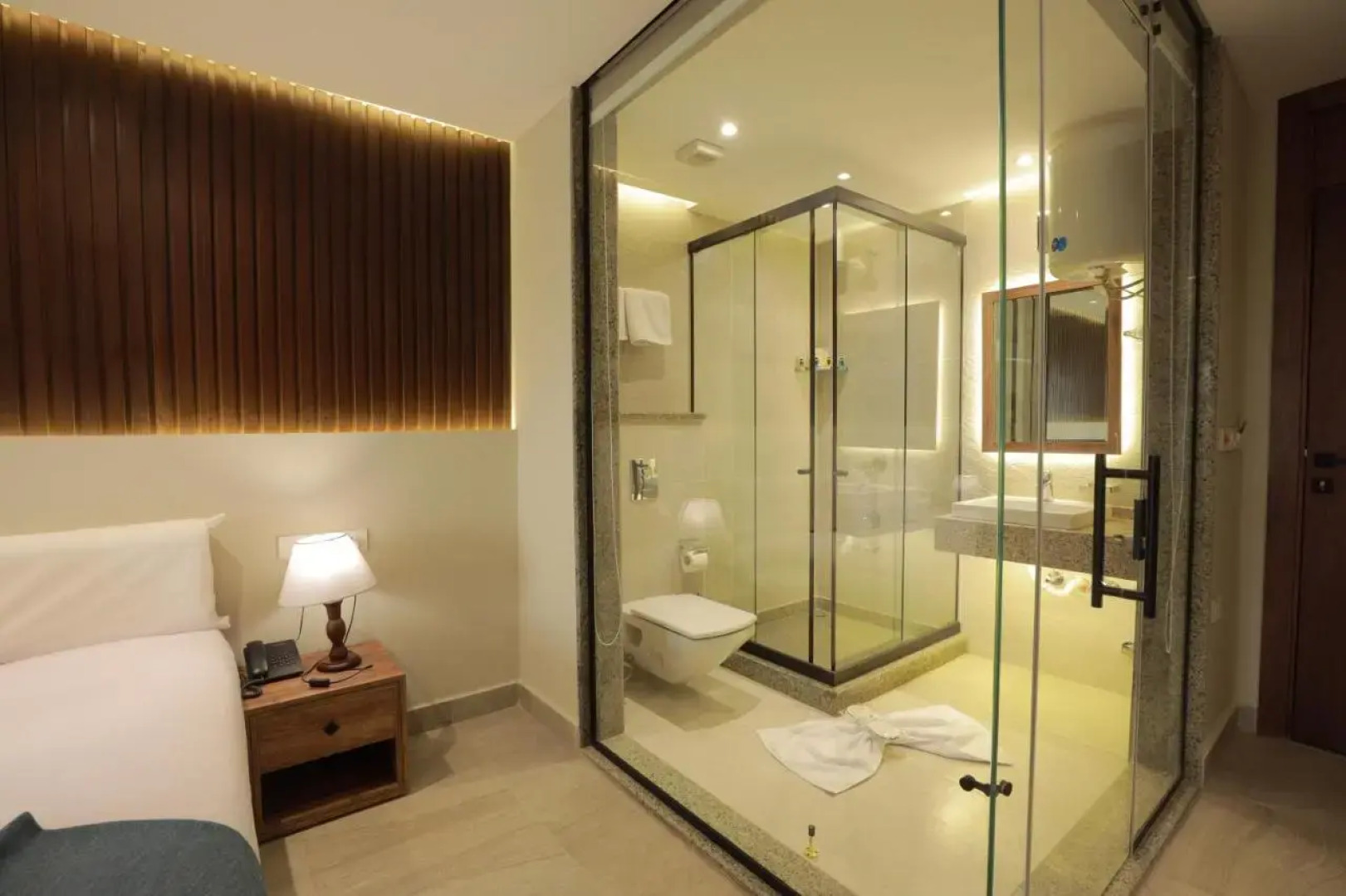 Отель Pyramid Front Hotel