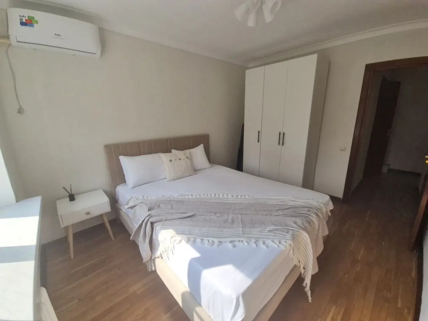 Квартира Двушка с раздельными комнатами рядом с парком, садом и сквером