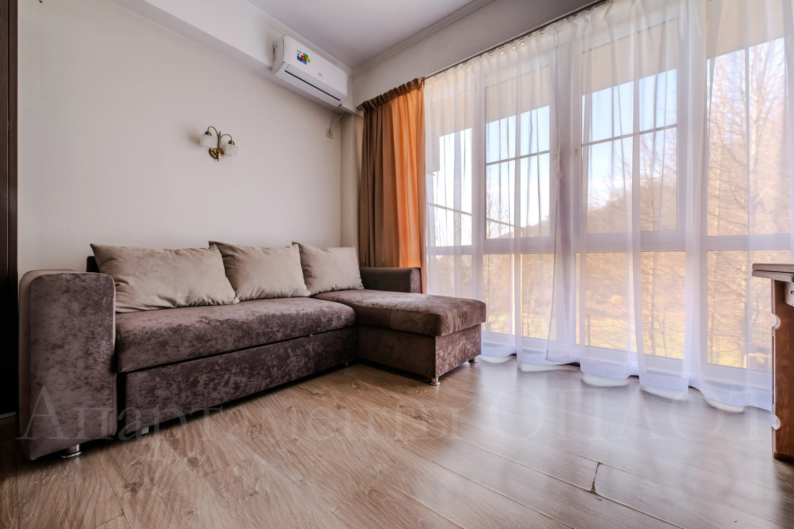 Апартаменты Оплот - Классические с одной спальней 1