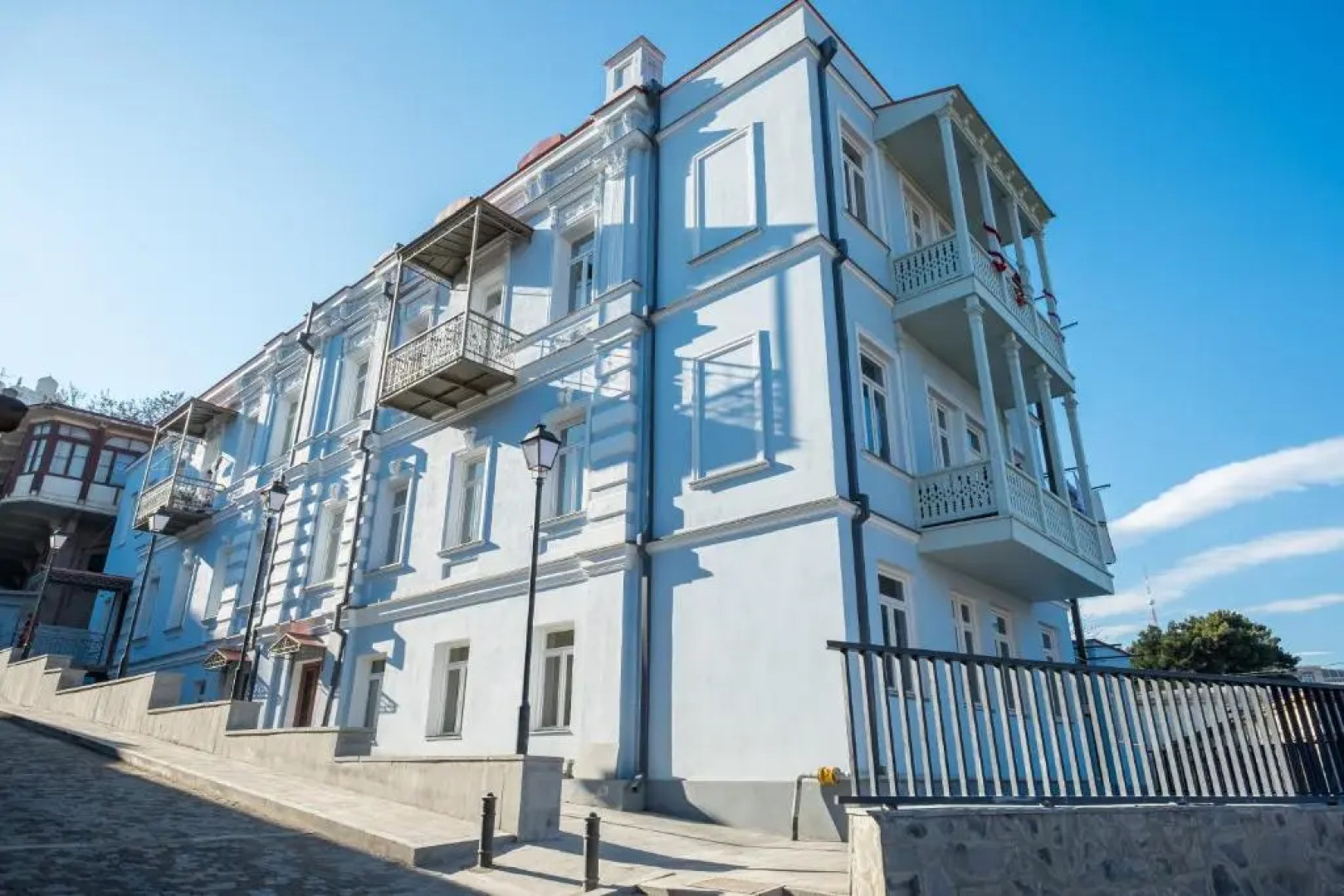 Апартаменты 2-й переулок Вахтанга Горгасали 3