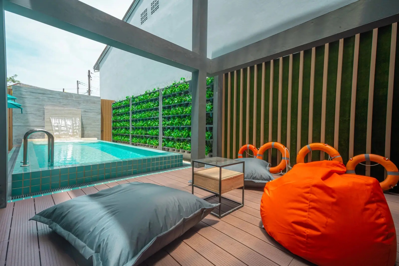 Отель Recenta Style Phuket Town