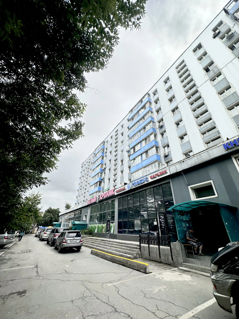 Апартаменты трехкомнатные на Океанском проспекте 140