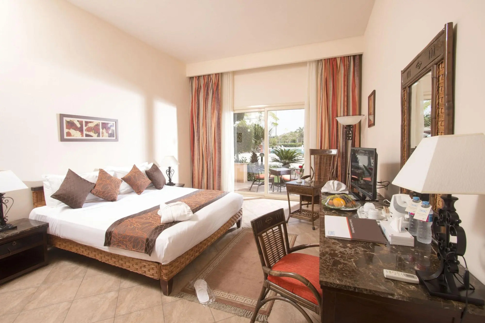 Курортный Отель Swiss Inn Pyramids Golf Resort