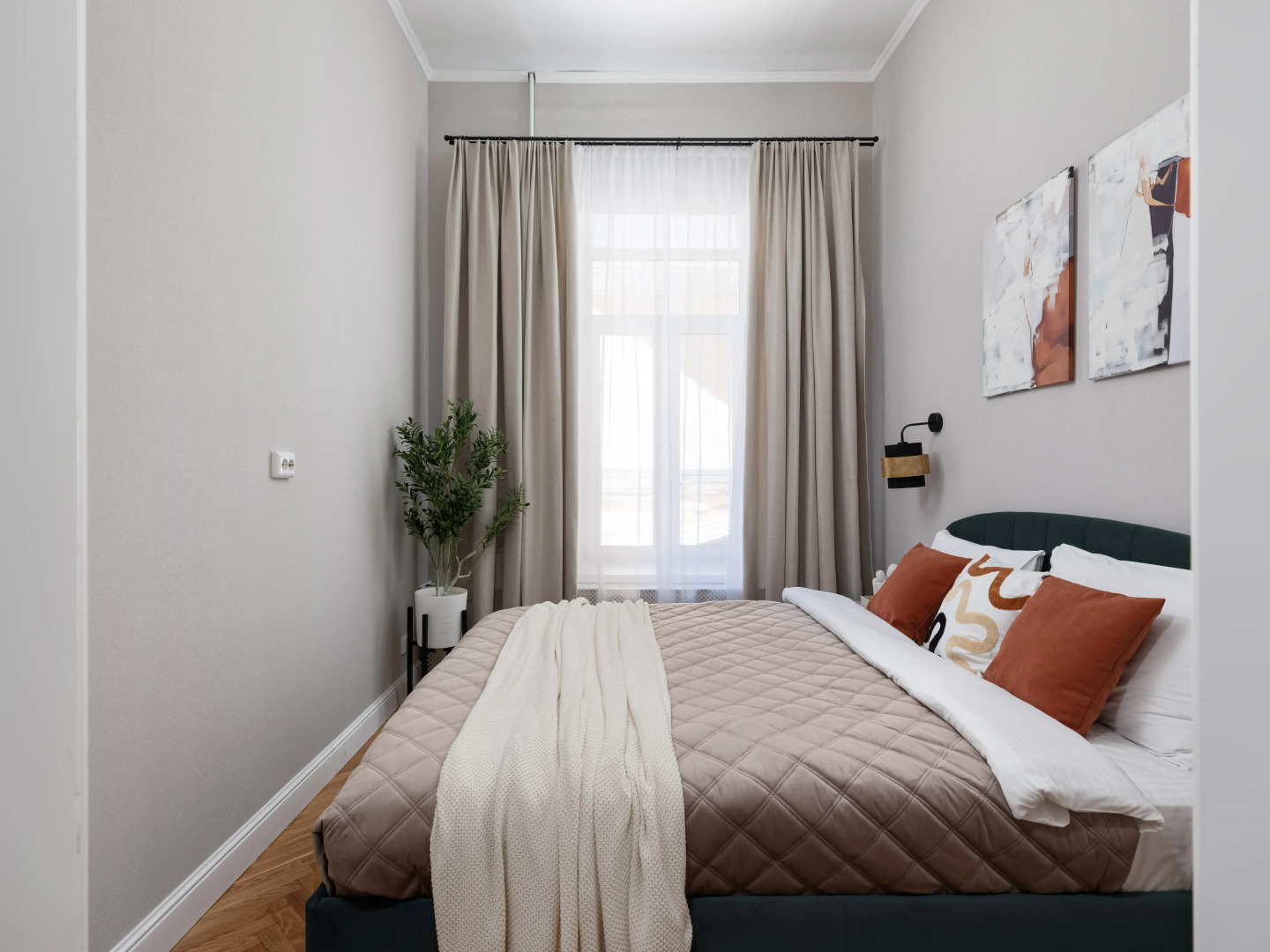 Квартира GM Apartments Четырехкомнатные с двумя санузлами