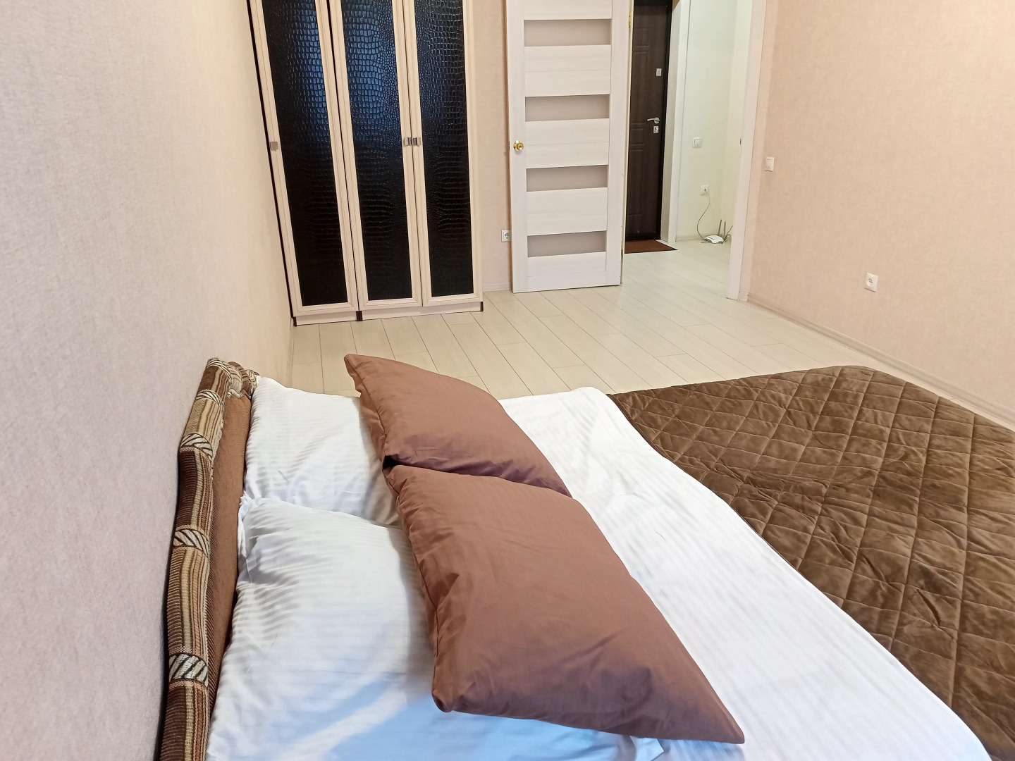 Квартира Кирова 120А оранжевая квартира