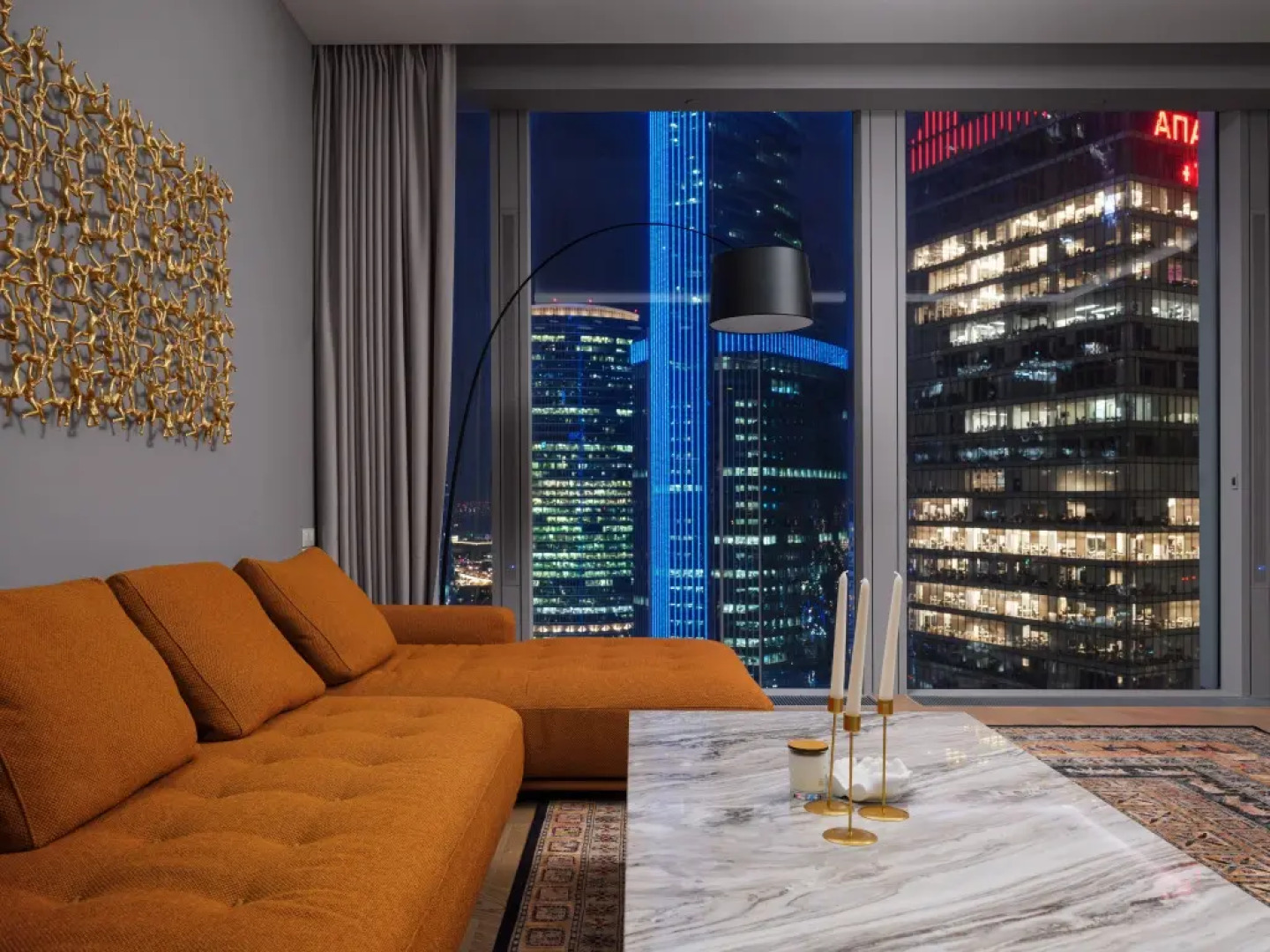 Просторный апартамент с шикарным видом на башни! 42 этаж!
