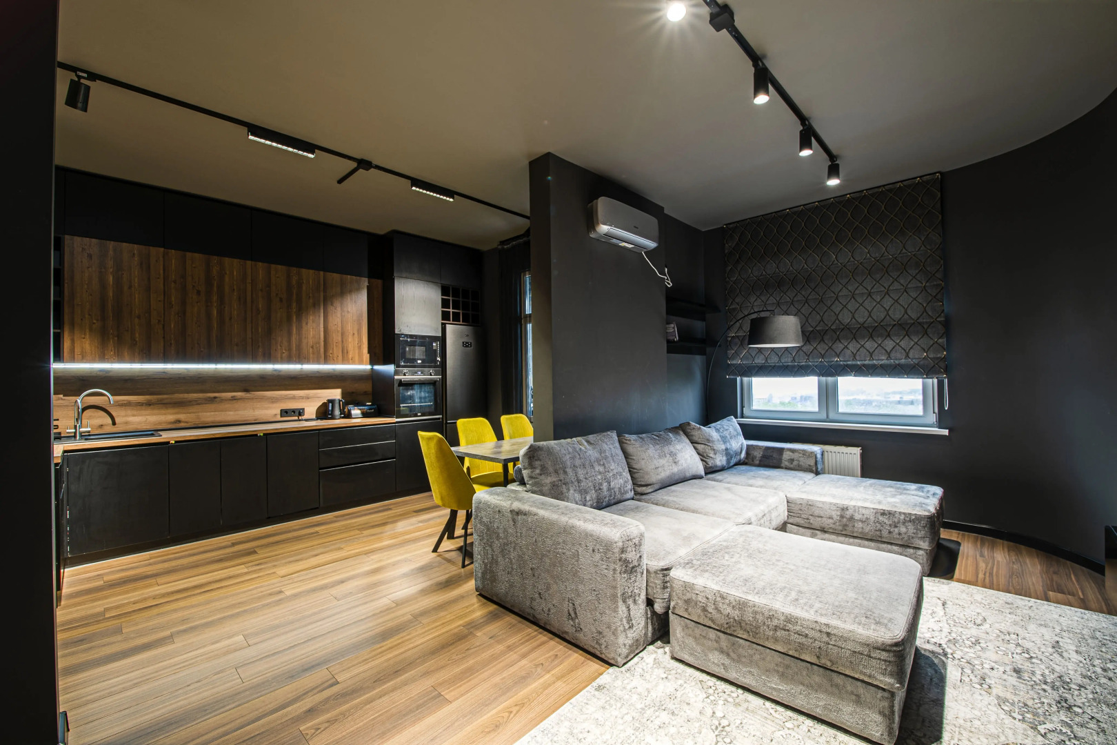 Апартаменты евротрёхкомнатные Stepanenkov в стиле лофт на Горького 24